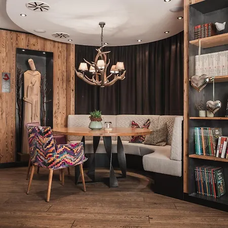 Anthony's Life&style Otel 4*